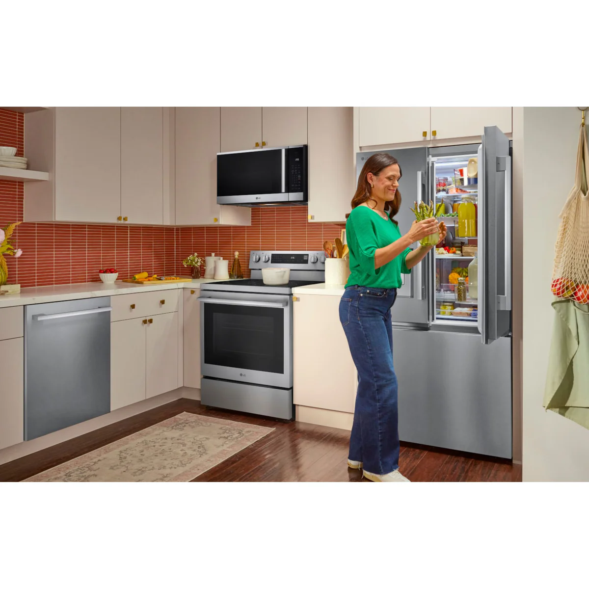 LG 6.3 Cu.Ft. Smart Electric Freestanding Range with Air Fry & InstaView® – PrintProof® Stainless Steel (LREN6325XE) - Image 3